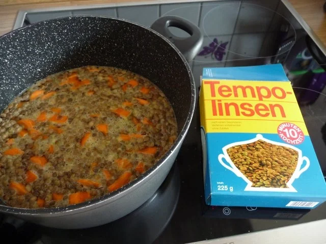 Rezept: Suppen & Eintöpfe : Linsensuppe mit Maultasche Bild Nr. 4 Suppen & Eintöpfe : Linsensuppe mit Maultasche - Rezept - Bild Nr. 4