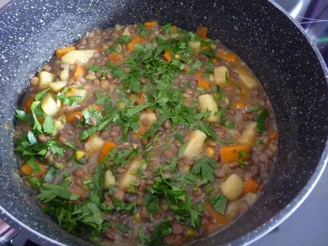 Rezept: Suppen & Eintöpfe : Linsensuppe mit Maultasche Bild Nr. 5 Suppen & Eintöpfe : Linsensuppe mit Maultasche - Rezept - Bild Nr. 5