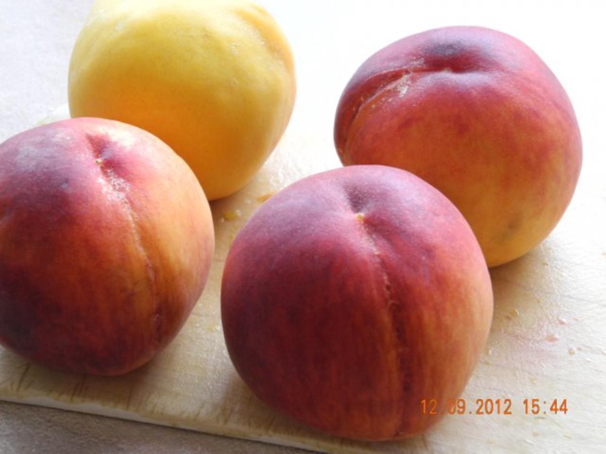 Pfirsich-Feigen-Ananas-Amarenakirsch-Marmelade - Rezept - Bild Nr. 2