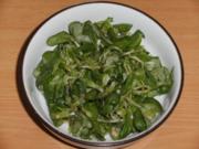 Salat: Feldsalat mit Himbeeressig - Löwenzahnhonig-Dressing - Rezept