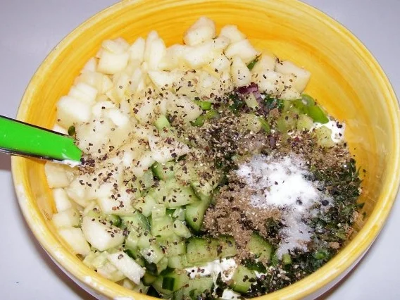 Rezept: Zwiebel-Apfel-Dip Bild Nr. 2 Zwiebel-Apfel-Dip - Rezept - Bild Nr. 2