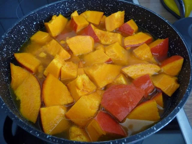 Suppen & Eintöpfe :  Kürbissuppe mit Apfelsaft - Rezept - Bild Nr. 6