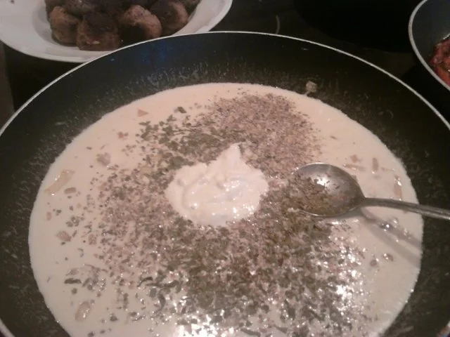 Trappers " Hackbällchen in Tzatziki-Zwiebel-Soße" - Rezept - Bild Nr. 5