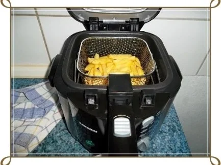 Champignonrahmsauce mit Pommes frites  und einem „Pilzei“ dazu - Rezept - Bild Nr. 7