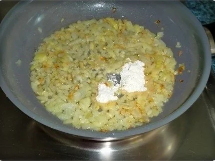 Putenschnitzel mit Champignonsauce und Kartoffelklöße dazu - Rezept - Bild Nr. 10