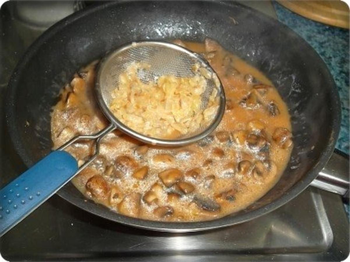 Putenschnitzel mit Champignonsauce und Kartoffelklöße dazu - Rezept - Bild Nr. 14