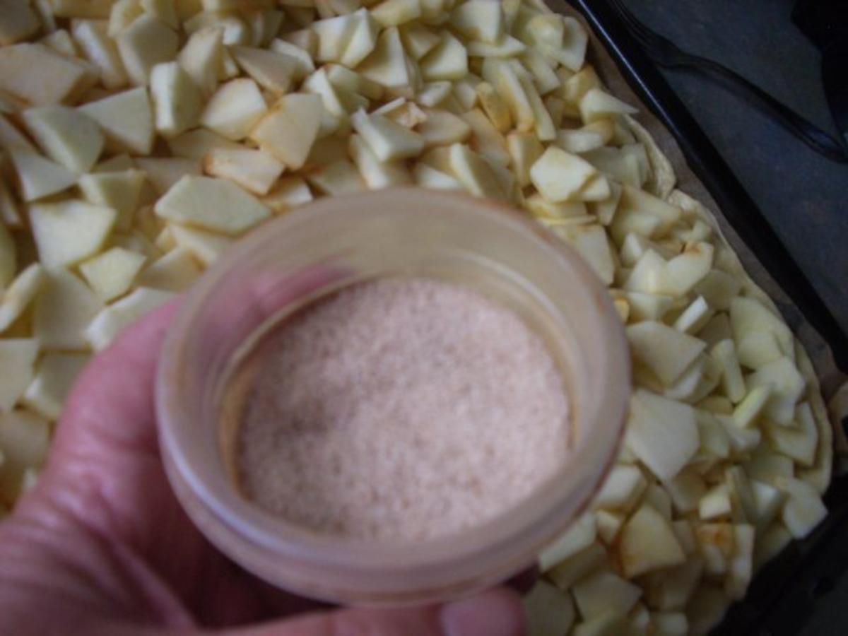 einfacher Apfelkuchen mit Hefeteig - Rezept - Bild Nr. 9