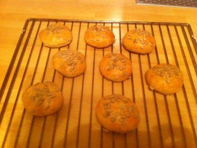 Rezept: Hamburgerbrötchen Bild Nr. 3 Hamburgerbrötchen - Rezept - Bild Nr. 3