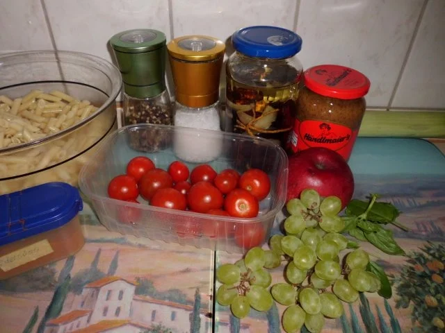 Rezept: Salat: Nudelsalat "Winzer Art" Bild Nr. 2 Salat: Nudelsalat "Winzer Art" - Rezept - Bild Nr. 2