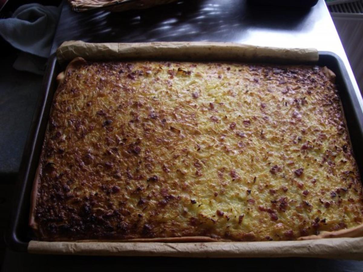 Zwiebelkuchen mit Speck und Sahne - Rezept mit Bild - kochbar.de