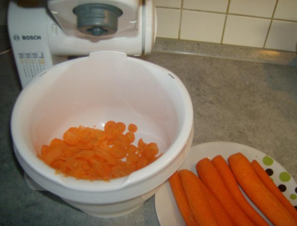 Hähnchenschnitzel mit Karottengemüse und Salzkartoffeln - Rezept - Bild Nr. 4