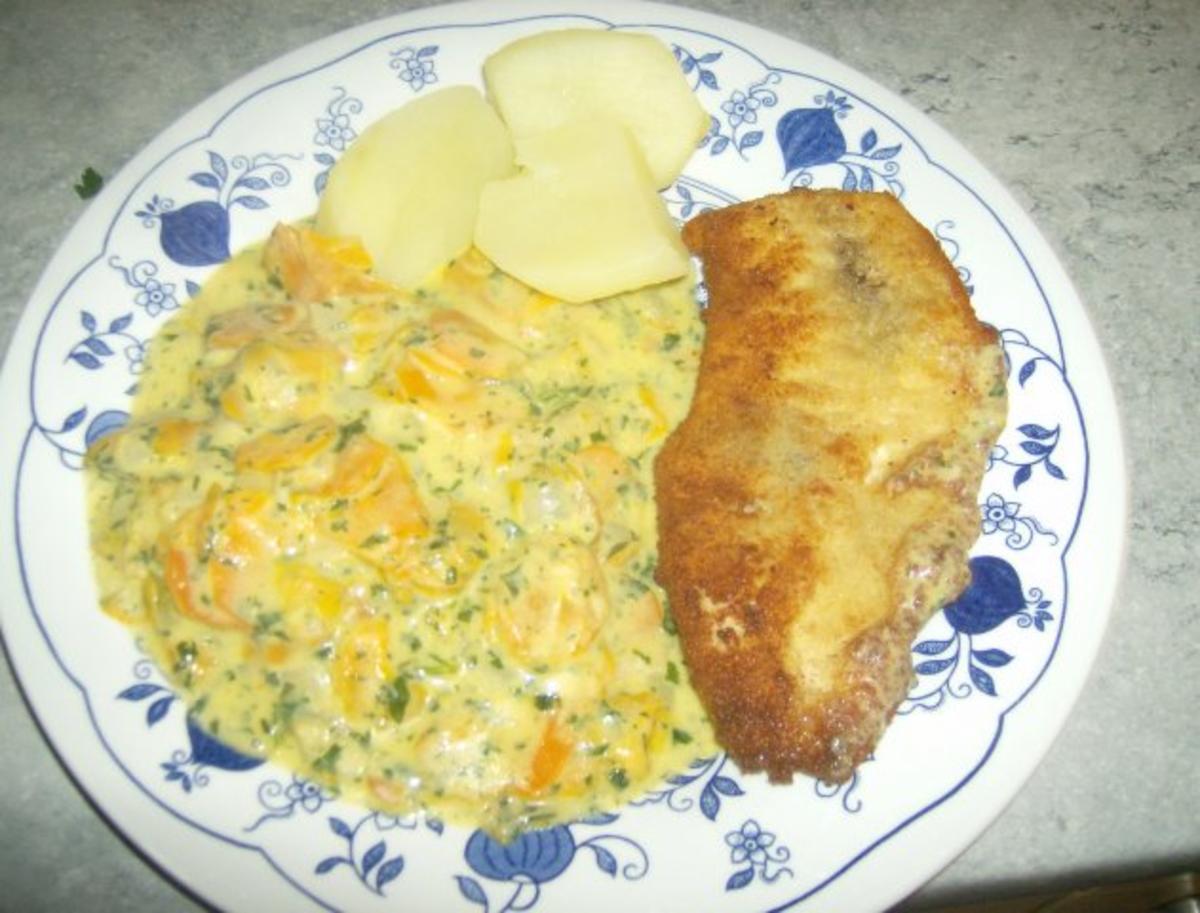 Bilder für Hähnchenschnitzel mit Karottengemüse und Salzkartoffeln - Rezept