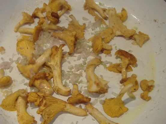 Rezept: Kalbsmedaillon mit Pfifferling-Trauben-Sauce Bild Nr. 2 Kalbsmedaillon mit Pfifferling-Trauben-Sauce - Rezept - Bild Nr. 2