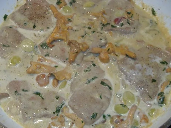 Rezept: Kalbsmedaillon mit Pfifferling-Trauben-Sauce Bild Nr. 4 Kalbsmedaillon mit Pfifferling-Trauben-Sauce - Rezept - Bild Nr. 4