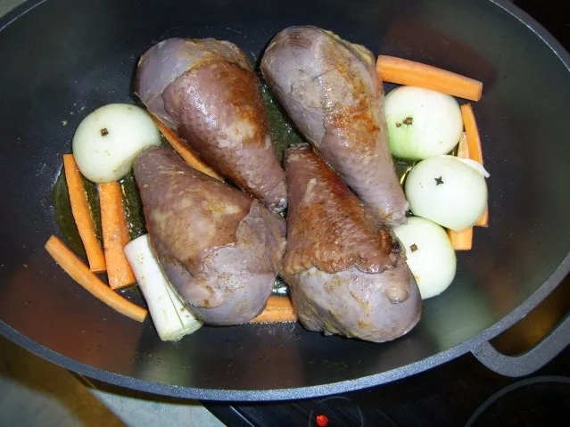 Rezept: Kräuterputenkeule mit Honig-Senfkruste Bild Nr. 7 Kräuterputenkeule mit Honig-Senfkruste - Rezept - Bild Nr. 7