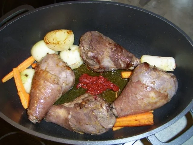 Rezept: Kräuterputenkeule mit Honig-Senfkruste Bild Nr. 8 Kräuterputenkeule mit Honig-Senfkruste - Rezept - Bild Nr. 8