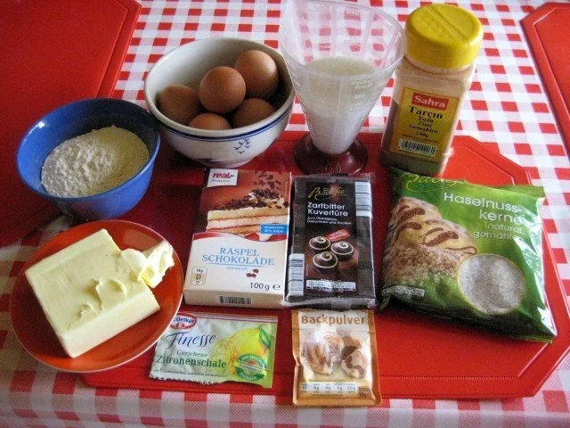 Rezept: Nusskuchen mit Schokolade Bild Nr. 2 Nusskuchen mit Schokolade - Rezept - Bild Nr. 2