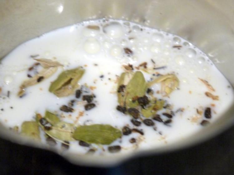 Zwetschgen Rohrnudeln mit Vanille Sauce - einfach - 176 kcal/100g