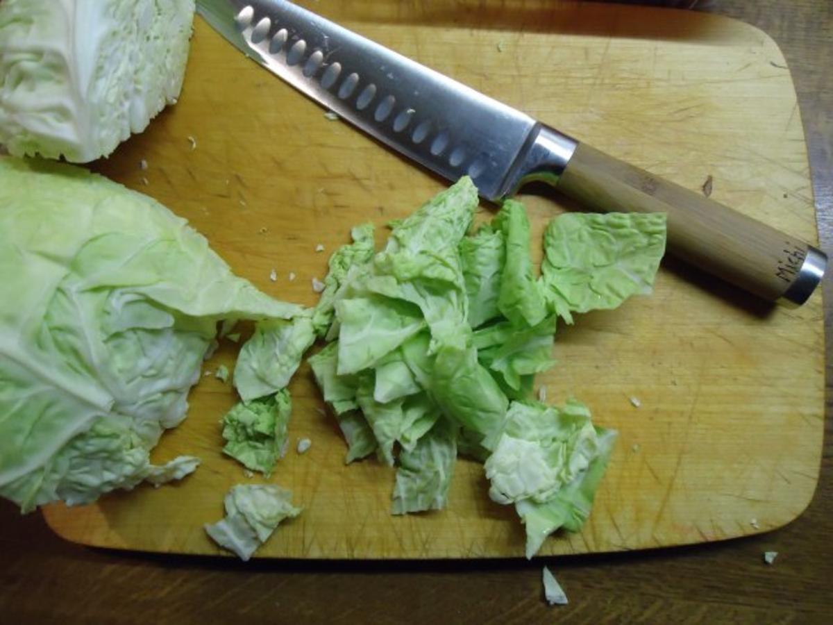 Bilder für Wirsingkohl-Hackfleisch mit Nudeln in Rahmsoße - Rezept