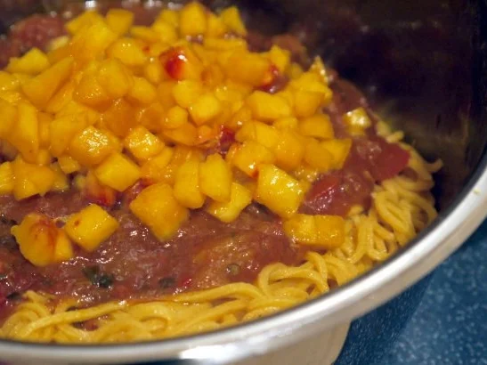 Spaghetti mit Tomaten-Pfirsich-Sauce - Rezept - Bild Nr. 13