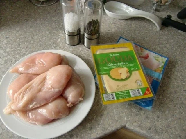 Rezept: Hähnchen Cordon Bleu mit Kartoffel-Kohlrabi-Gratin à la Heiko Bild Nr. 3 Hähnchen Cordon Bleu mit Kartoffel-Kohlrabi-Gratin à la Heiko - Rezept - Bild Nr. 3