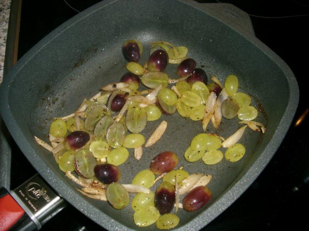Umhüllte Hähnchenbrust mit Weintrauben - Rezept - Bild Nr. 6