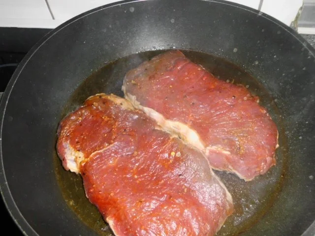 Roastbeef mit Pfifferlingen in einer Paprika-Rahmsauce mit Estragon - Rezept - Bild Nr. 4