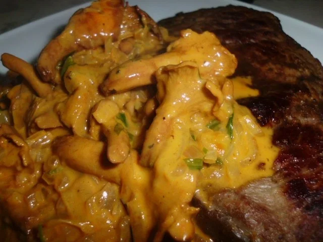 Roastbeef mit Pfifferlingen in einer Paprika-Rahmsauce mit Estragon - Rezept - Bild Nr. 2