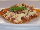 Flammkuchen mit Balsamico-Kürbis-Gemüse und zweierlei Käse - Rezept