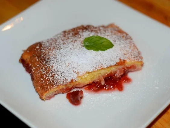 Rezept: Gebackener Zitronenpudding auf Zwetschgenröster Gebackener Zitronenpudding auf Zwetschgenröster - Rezept