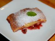 Gebackener Zitronenpudding auf Zwetschgenröster - Rezept