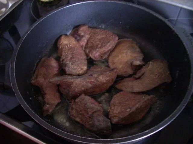 Rezept: Leber mit glasierten Apfelschnitzen und Röstzwiebeln Bild Nr. 9 Leber mit glasierten Apfelschnitzen und Röstzwiebeln - Rezept - Bild Nr. 9