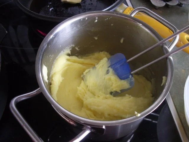 Rezept: Leber mit glasierten Apfelschnitzen und Röstzwiebeln Bild Nr. 10 Leber mit glasierten Apfelschnitzen und Röstzwiebeln - Rezept - Bild Nr. 10