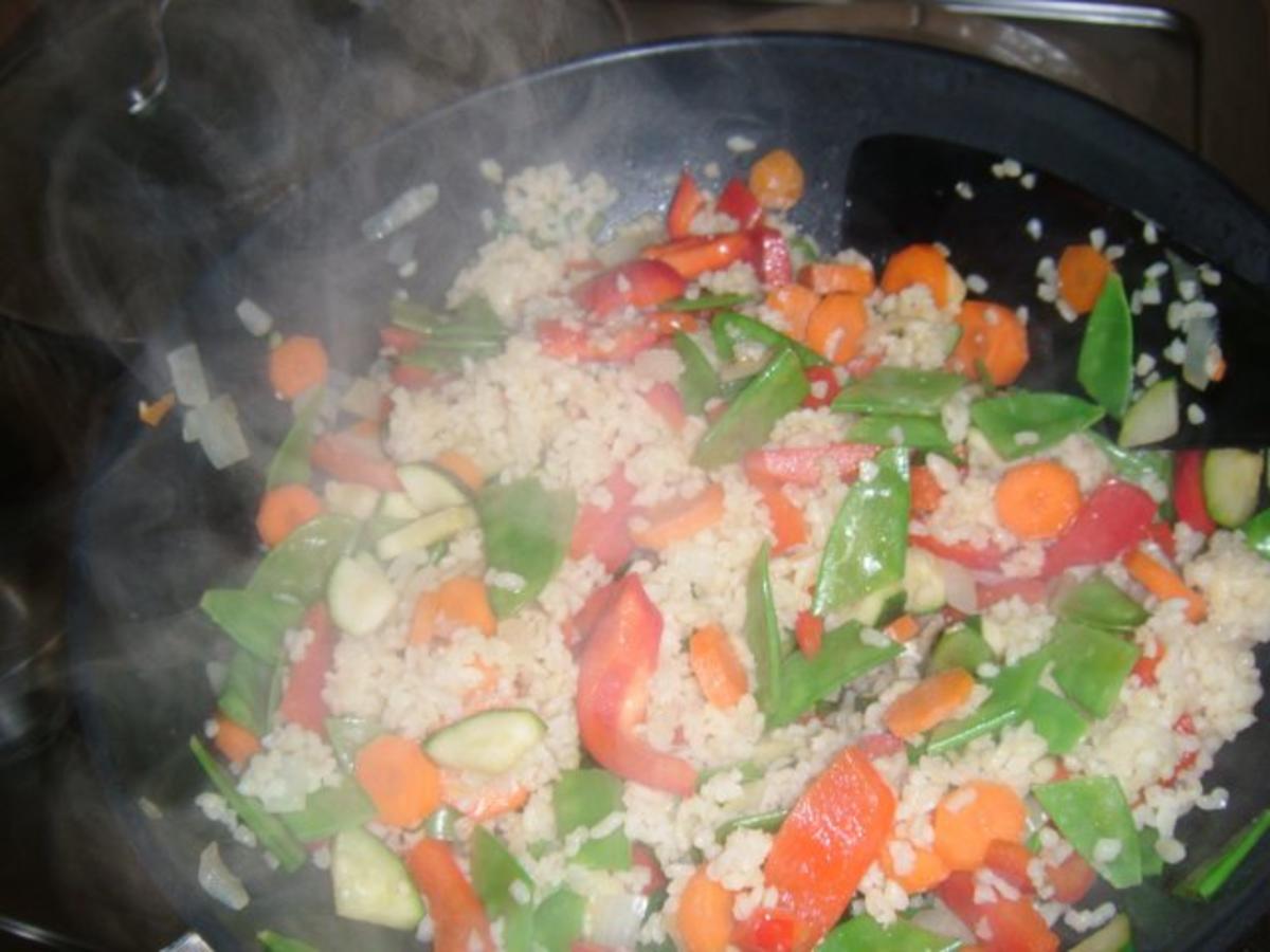 Leichte Gemüsepfanne mit Bulgur  (vegetarisch) - Rezept