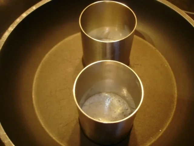 Rezept: Wachtel-Spiegeleier mit „ gebratener Eierreis à la Papa " *) Bild Nr. 3 Wachtel-Spiegeleier mit „ gebratener Eierreis à la Papa " *) - Rezept - Bild Nr. 3