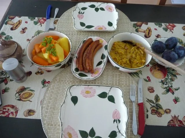 Rezept: Unter 30 Minuten : Oma´s Sauerkraut mit Wiener aus der Pfanne Bild Nr. 9 Unter 30 Minuten : Oma´s Sauerkraut mit Wiener aus der Pfanne - Rezept - Bild Nr. 9