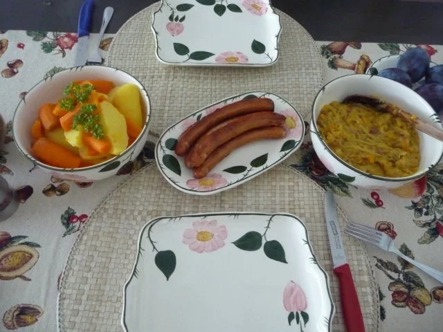 Rezept: Unter 30 Minuten : Oma´s Sauerkraut mit Wiener aus der Pfanne Bild Nr. 10 Unter 30 Minuten : Oma´s Sauerkraut mit Wiener aus der Pfanne - Rezept - Bild Nr. 10