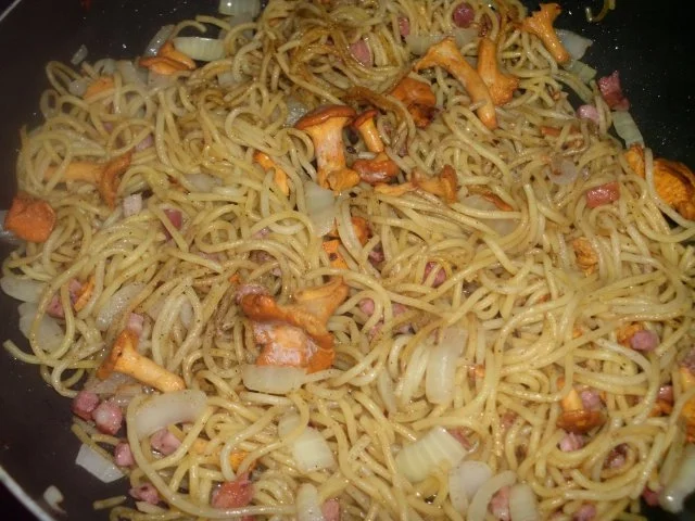 Bratnudeln mit Pfifferlingen - Rezept - Bild Nr. 3