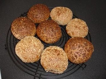 Ofenfrische Dinkelbrötchen - Rezept