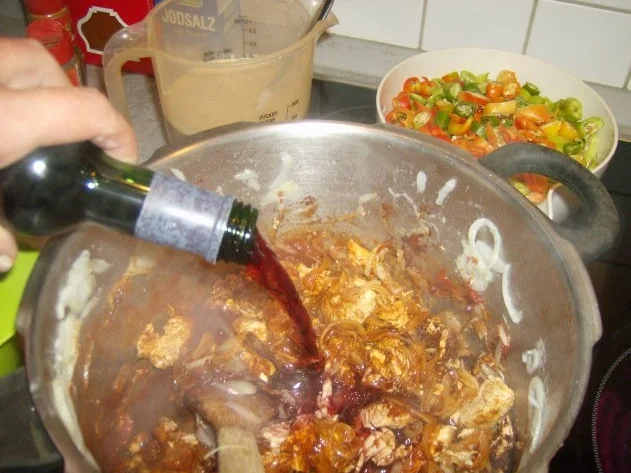 Putengulasch oder Peperoniresteverwertung - Rezept - Bild Nr. 4