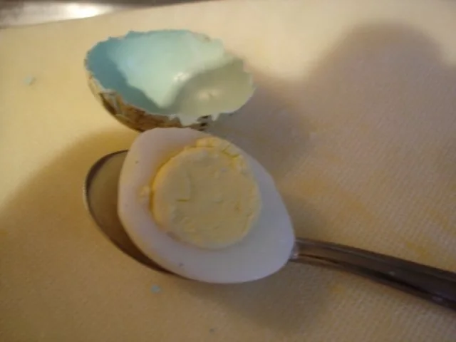 Rezept: Gekochte Wachteleier mit Senfsauce und Kartoffelpüree mit Erbsen Bild Nr. 7 Gekochte Wachteleier mit Senfsauce und Kartoffelpüree mit Erbsen - Rezept - Bild Nr. 7