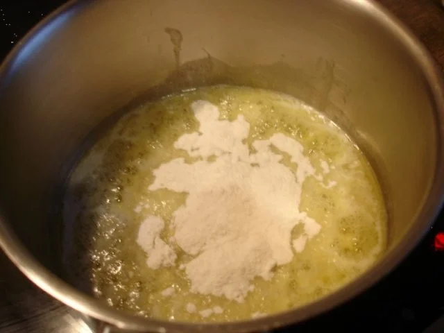 Rezept: Gekochte Wachteleier mit Senfsauce und Kartoffelpüree mit Erbsen Bild Nr. 10 Gekochte Wachteleier mit Senfsauce und Kartoffelpüree mit Erbsen - Rezept - Bild Nr. 10