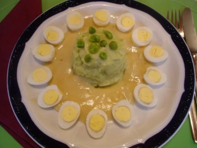 Rezept: Gekochte Wachteleier mit Senfsauce und Kartoffelpüree mit Erbsen Bild Nr. 18 Gekochte Wachteleier mit Senfsauce und Kartoffelpüree mit Erbsen - Rezept - Bild Nr. 18