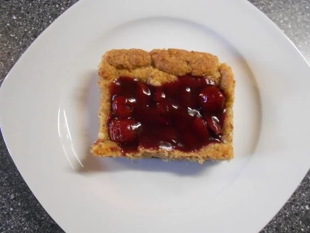 Rezept: Kirsch-Schnitten vom Blech Bild Nr. 37 Kirsch-Schnitten vom Blech - Rezept - Bild Nr. 37