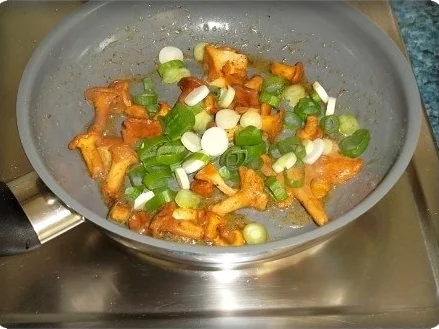 Gefülltes Omelett mit Pfifferlingen - Rezept - Bild Nr. 5