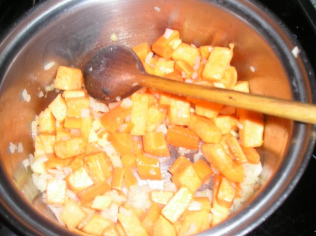 Meine Kürbis-Karotten-Ingwer Suppe - Rezept - Bild Nr. 3
