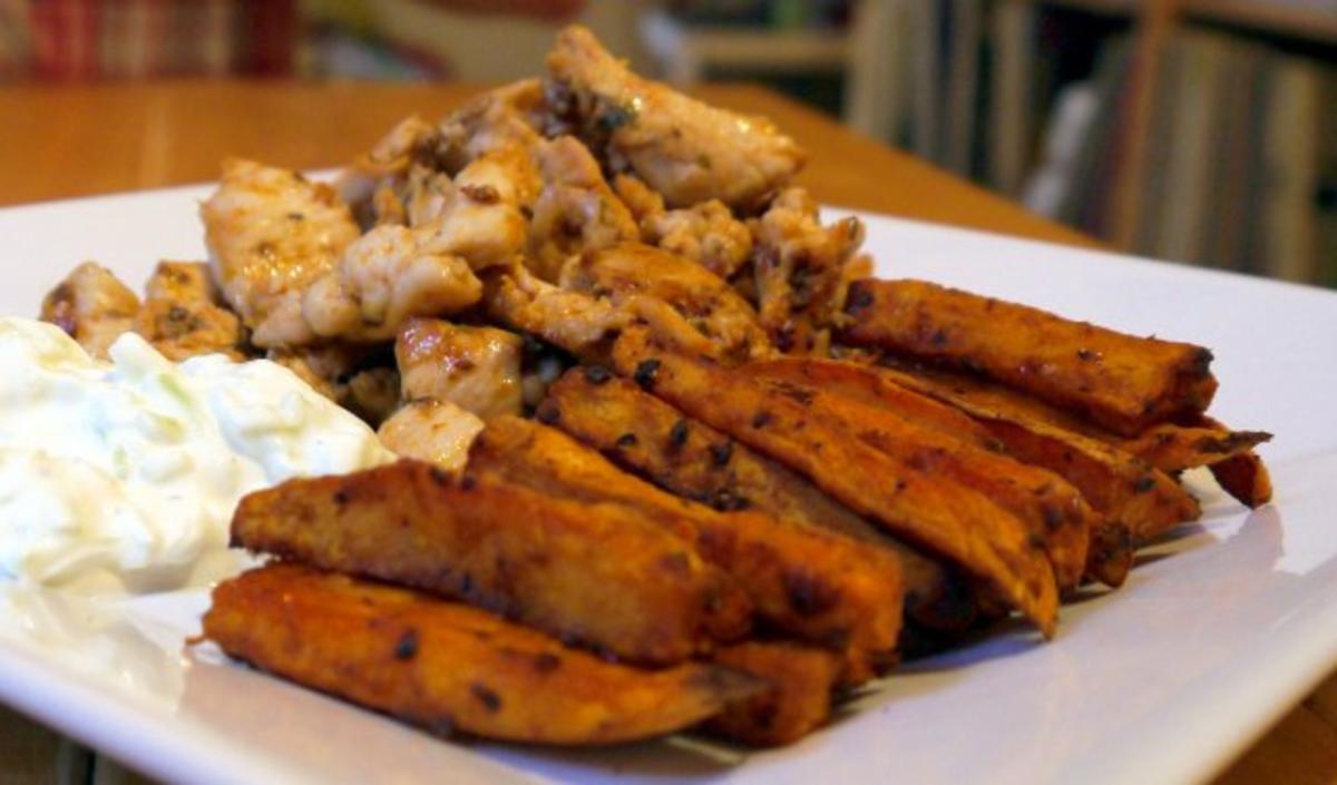 Pommes Frites Von Der Susskartoffel Hahnchengeschnetzeltes Und Tzatziki Rezept Kochbar De