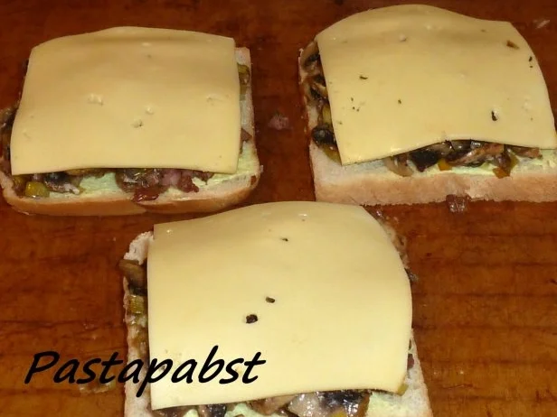 Champignon Toast überbacken - Rezept - Bild Nr. 3