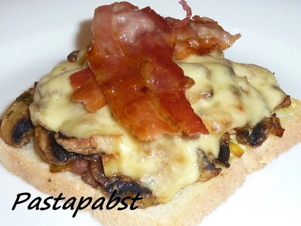 Champignon Toast überbacken - Rezept