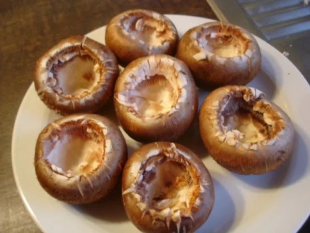 Wachteleier in braunen Champignons - Rezept - Bild Nr. 3